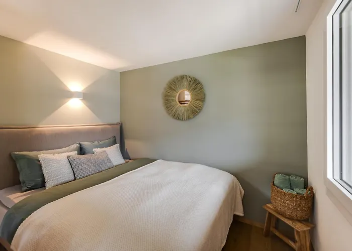 Bijou Side Panorama - Seeblick Und Erholung Nahe Interlaken Apartment *