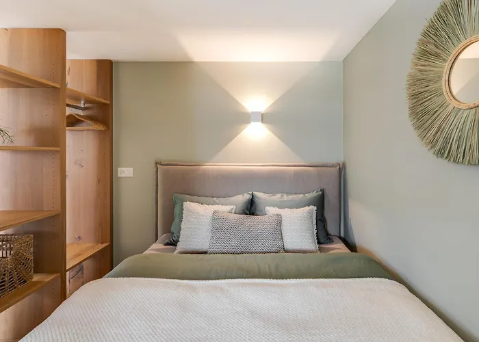 Bijou Side Panorama - Seeblick Und Erholung Nahe Interlaken Leissigen