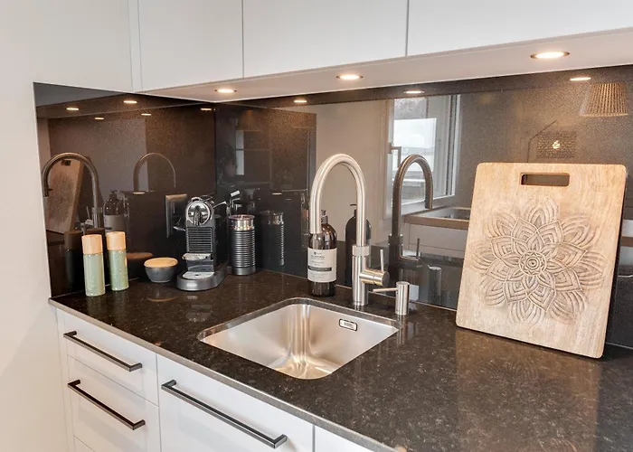 Bijou Side Panorama - Seeblick Und Erholung Nahe Interlaken Apartment